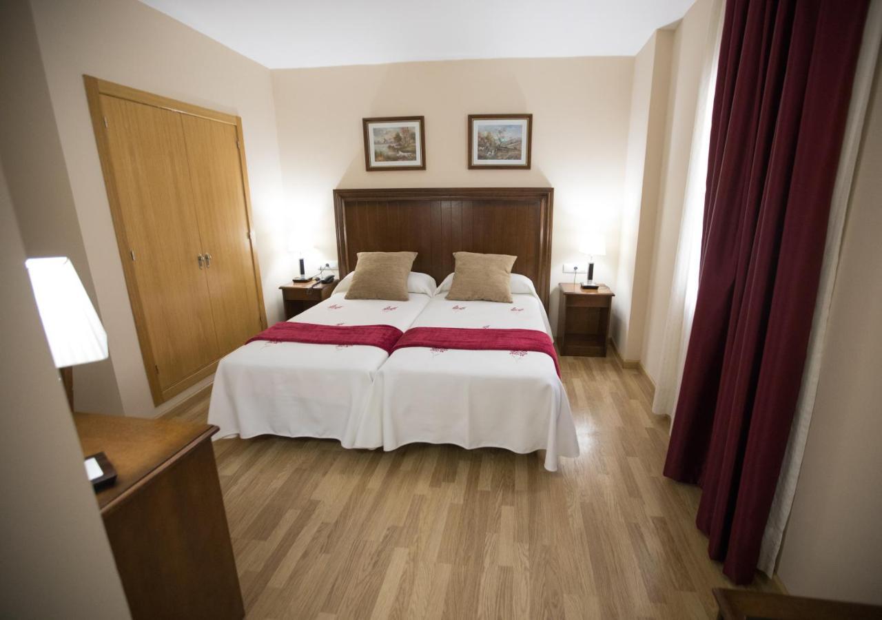 Hotel Arcco Ubeda Bagian luar foto