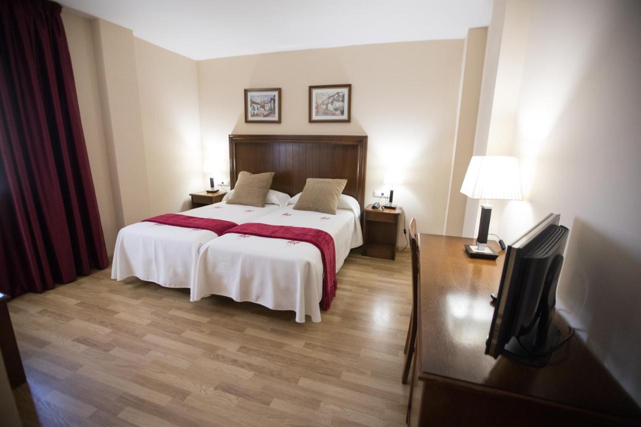 Hotel Arcco Ubeda Bagian luar foto